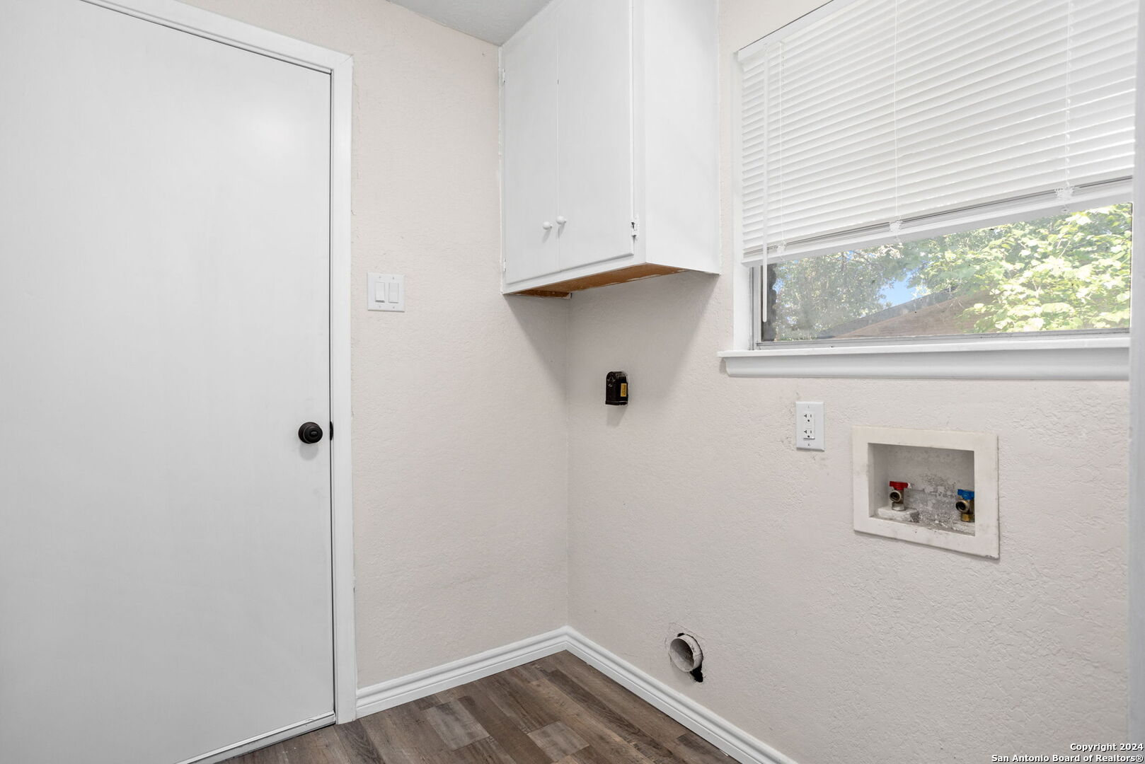 405 DRIFTWIND DR