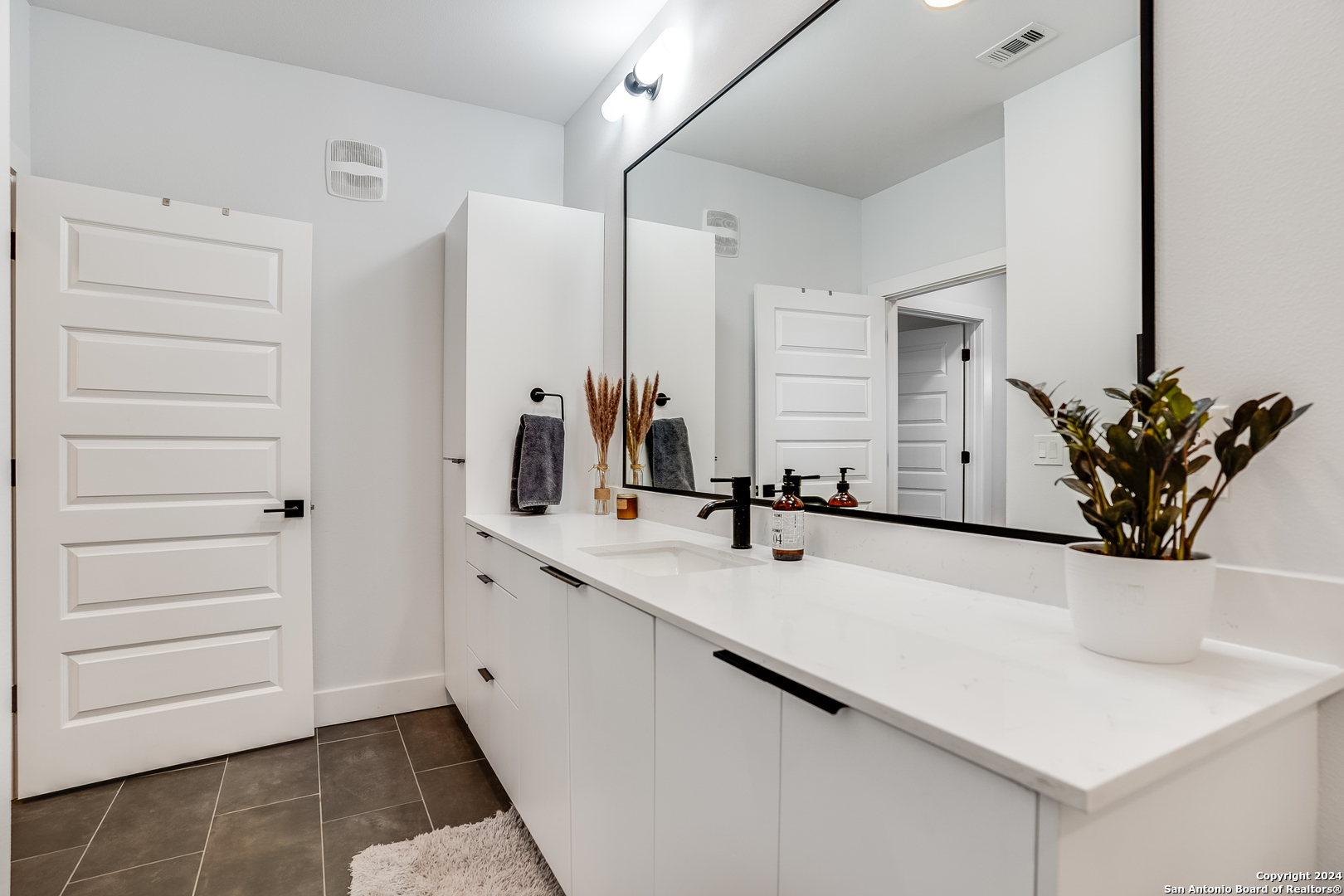 2500 Longview St. Unit: 307