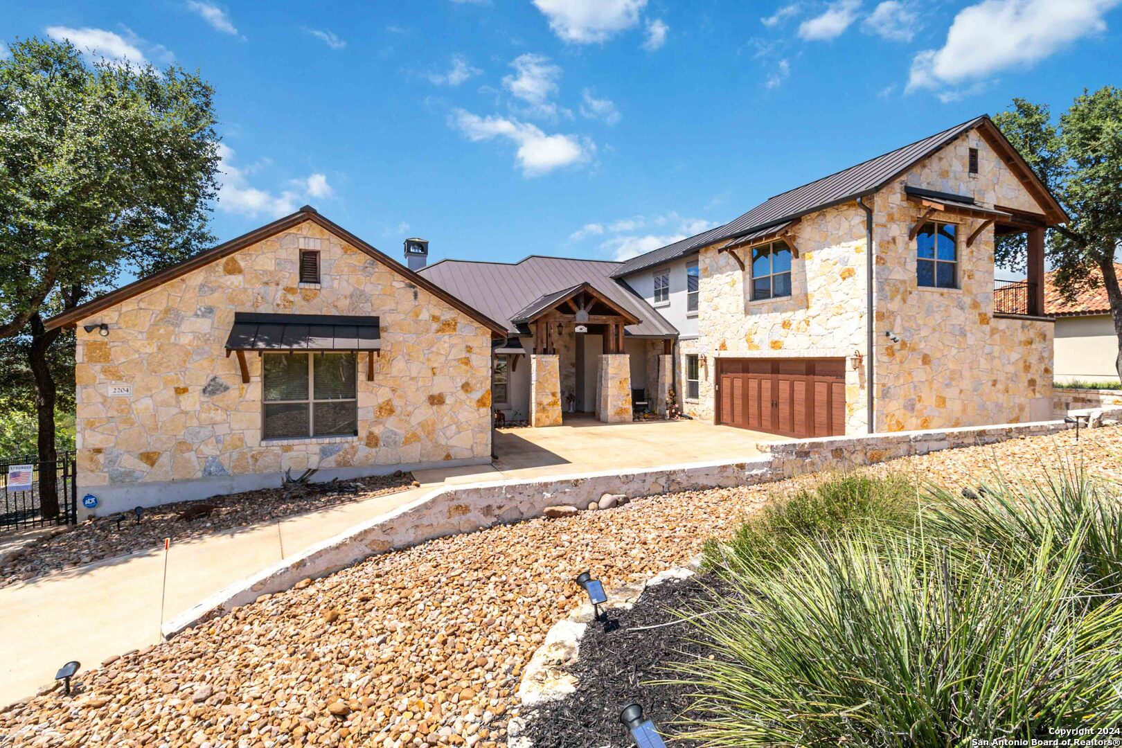 2204 SIERRA MADRE