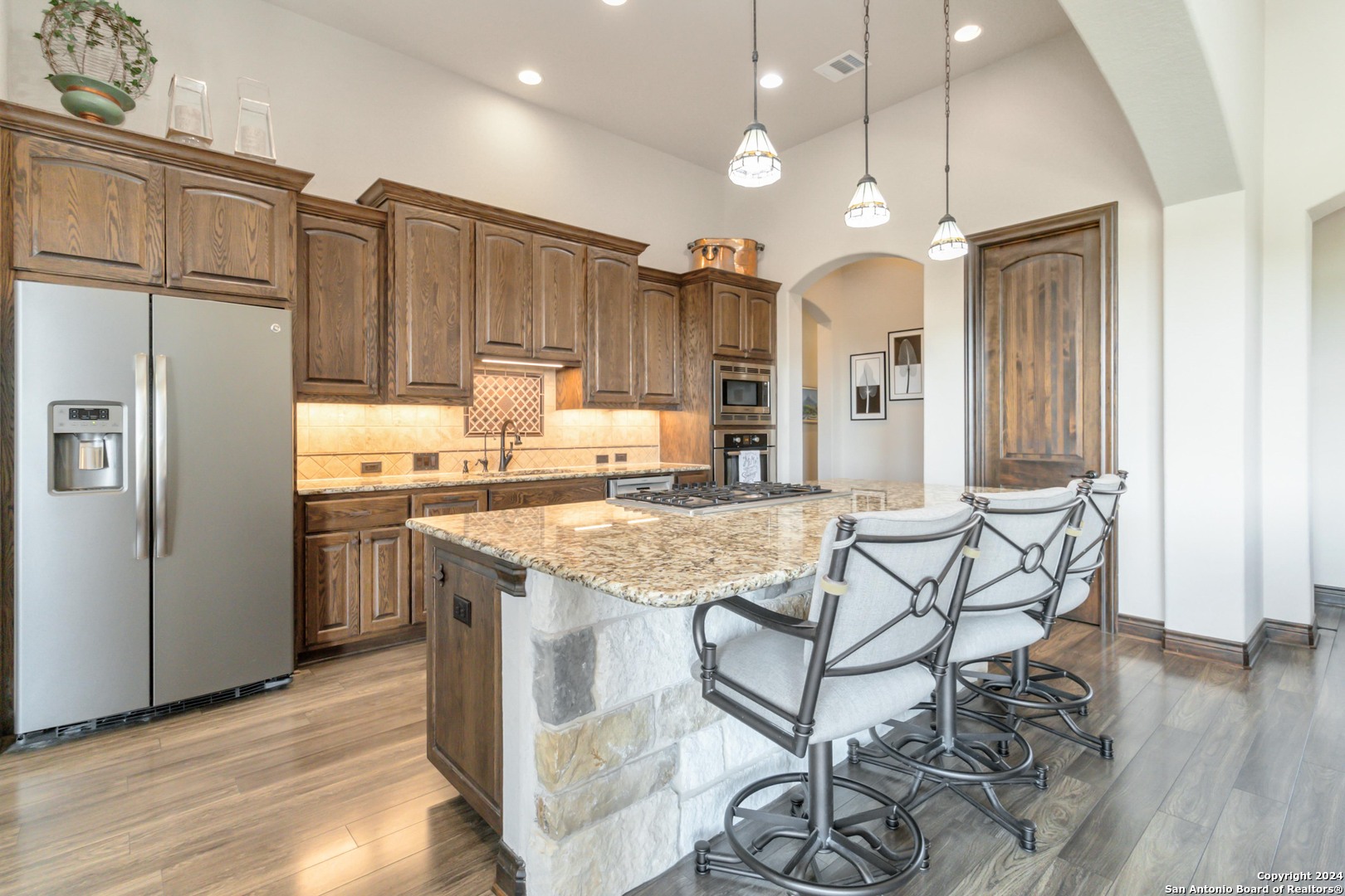 2204 SIERRA MADRE