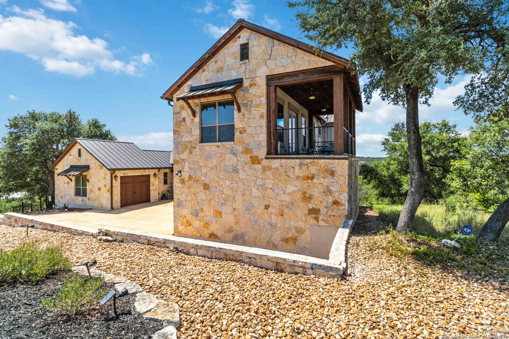 2204 SIERRA MADRE