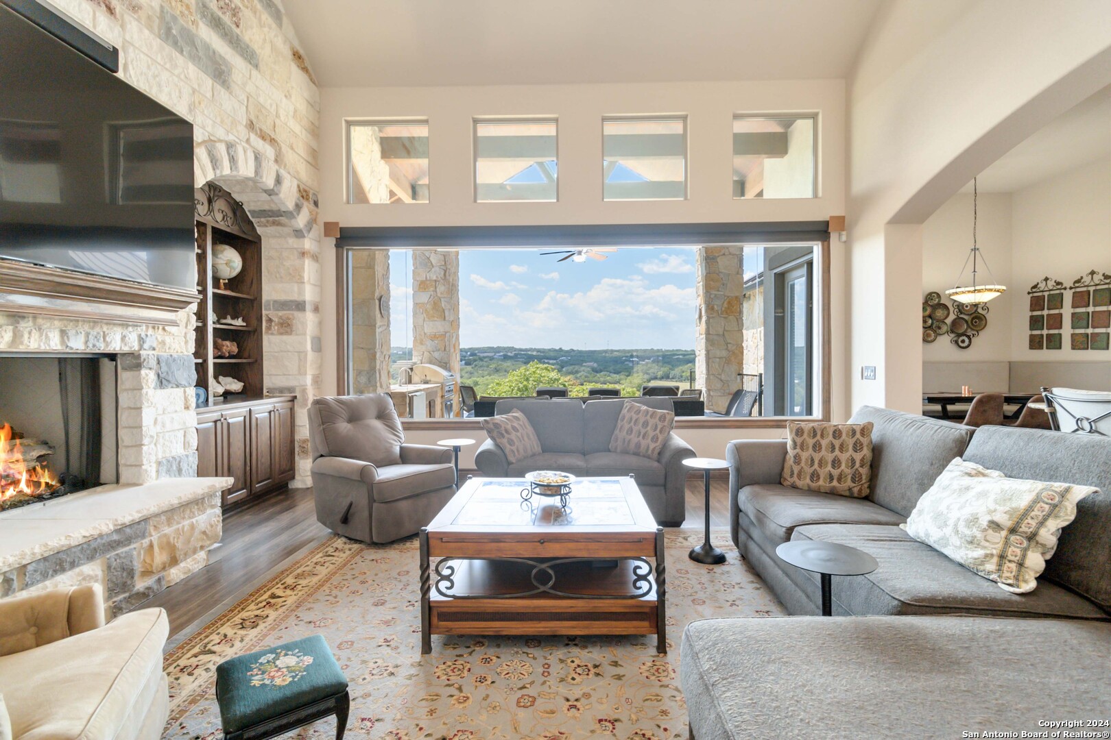 2204 SIERRA MADRE