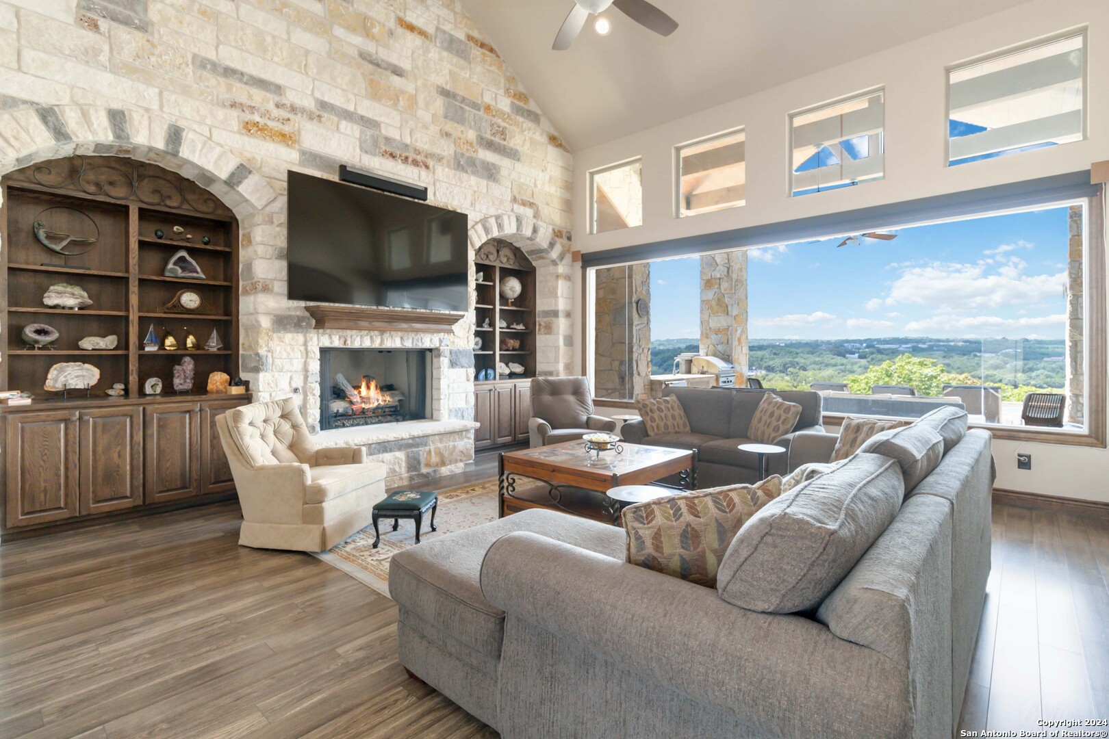 2204 SIERRA MADRE
