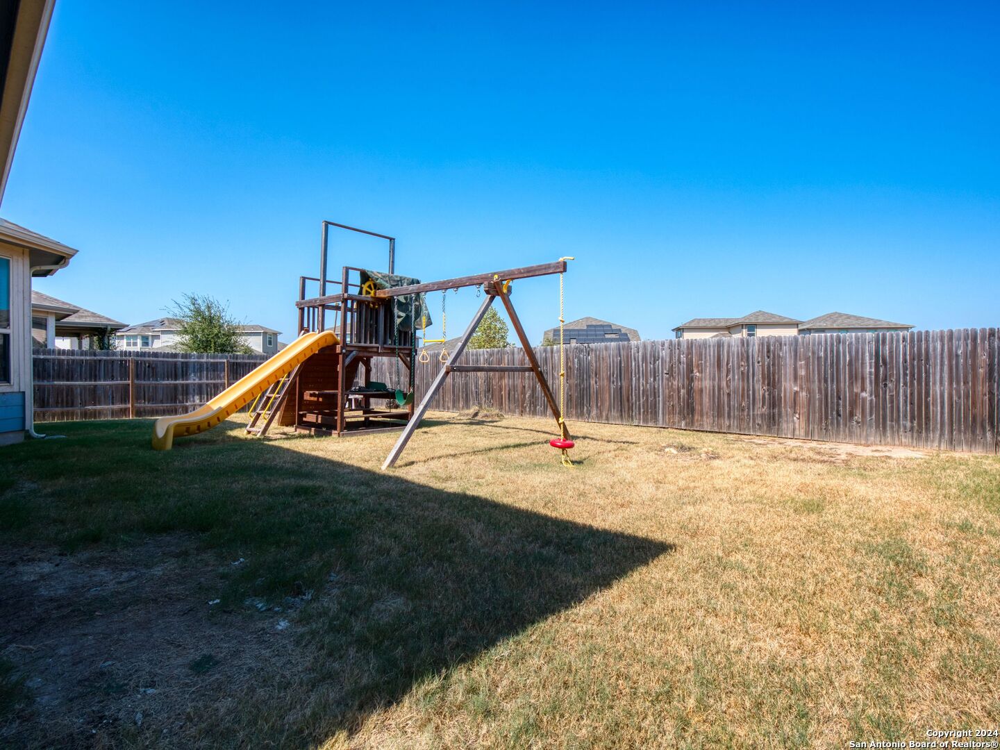 2307 OLIVE WAY