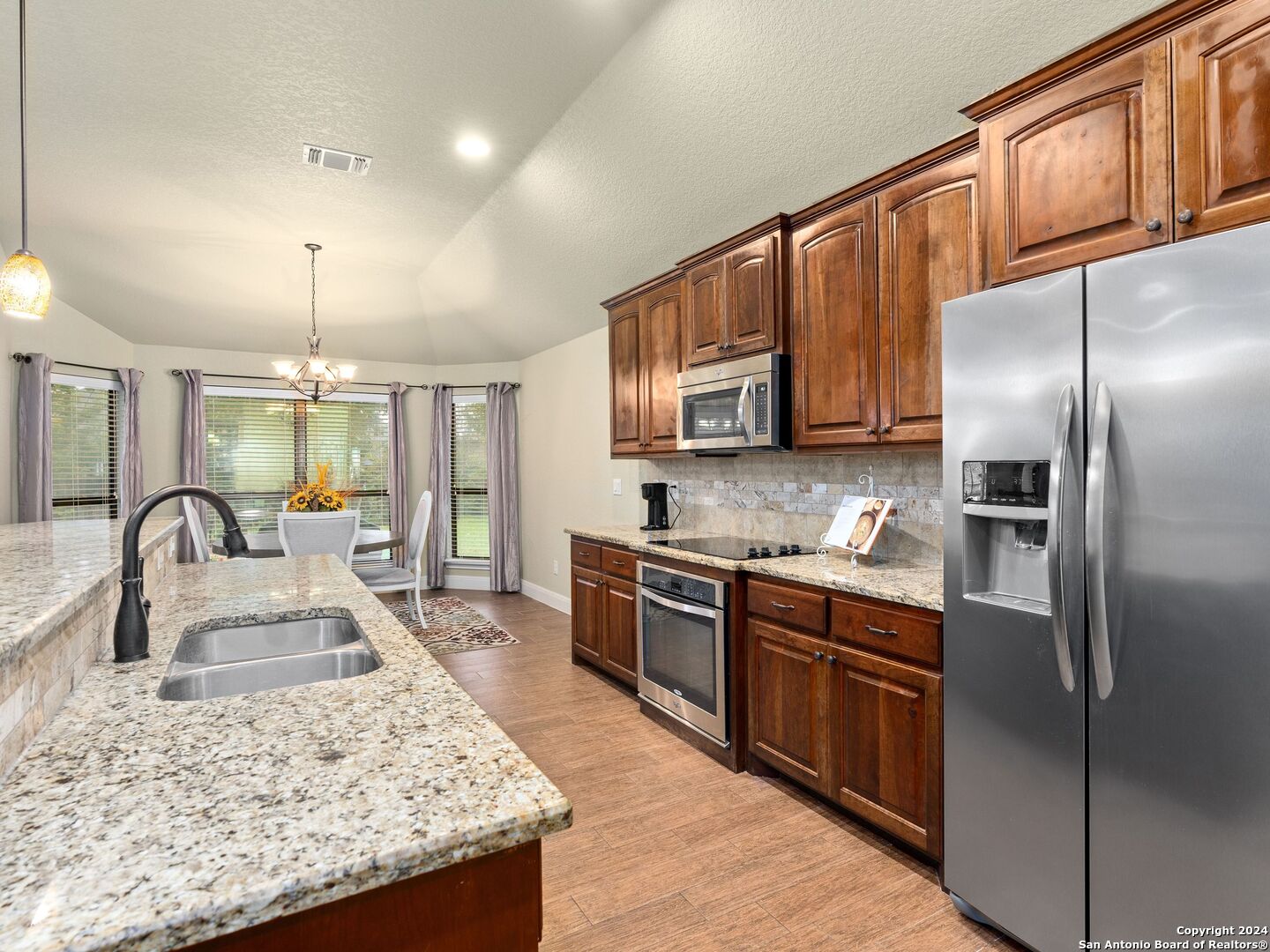 2254 SUNGATE DR