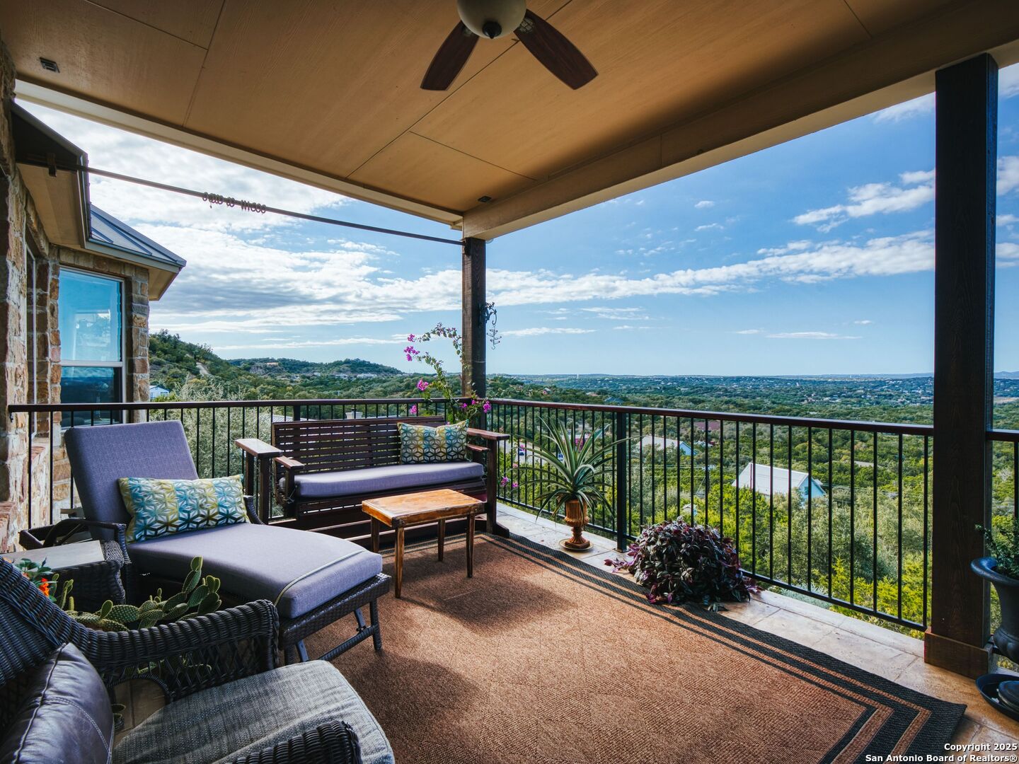 768 COLLEEN DR