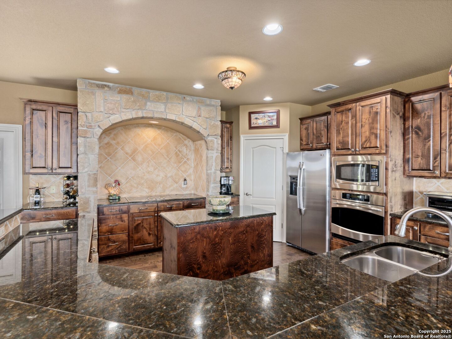768 COLLEEN DR