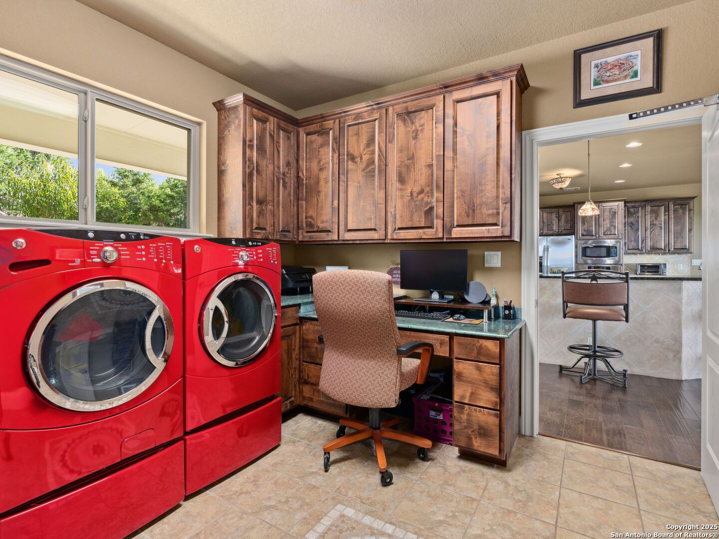768 COLLEEN DR