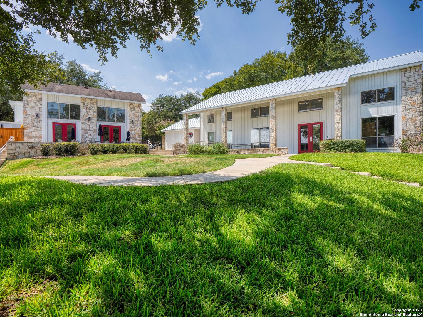 115 PINNACLE DR