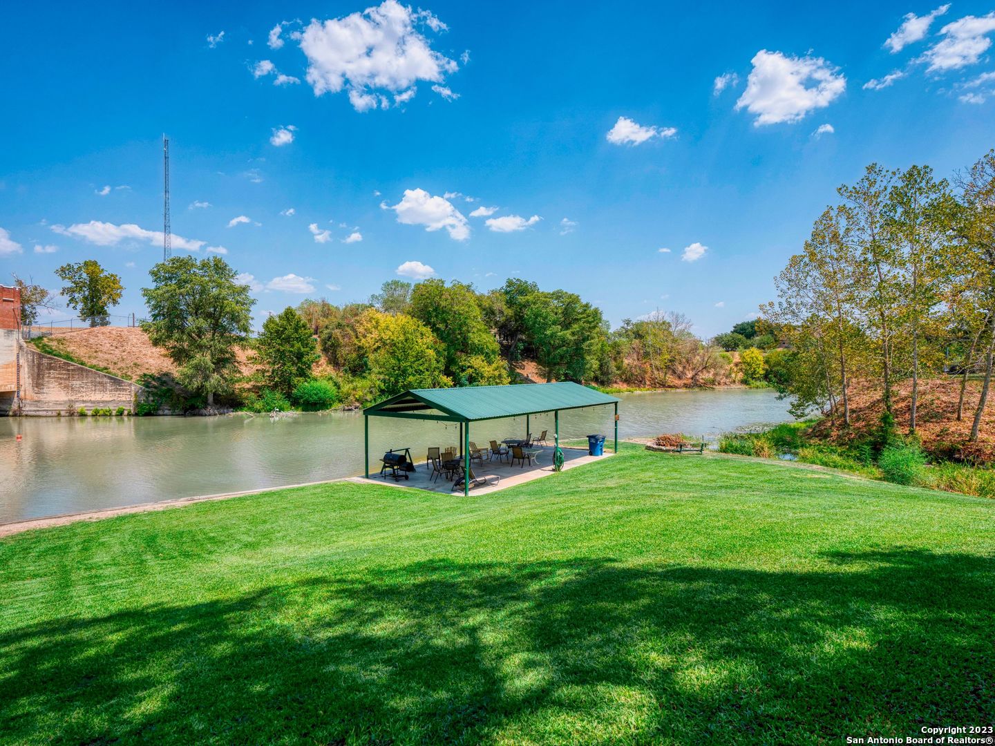 115 PINNACLE DR