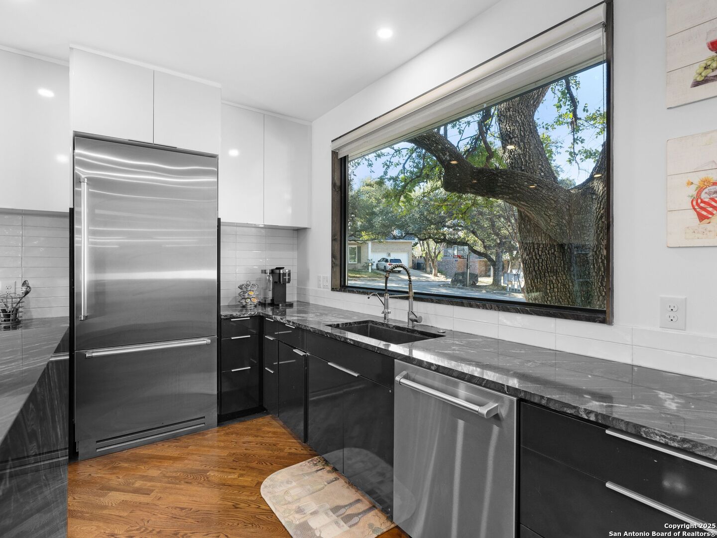 10 COURT CIR