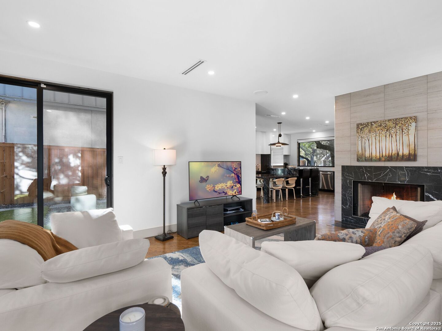 10 COURT CIR