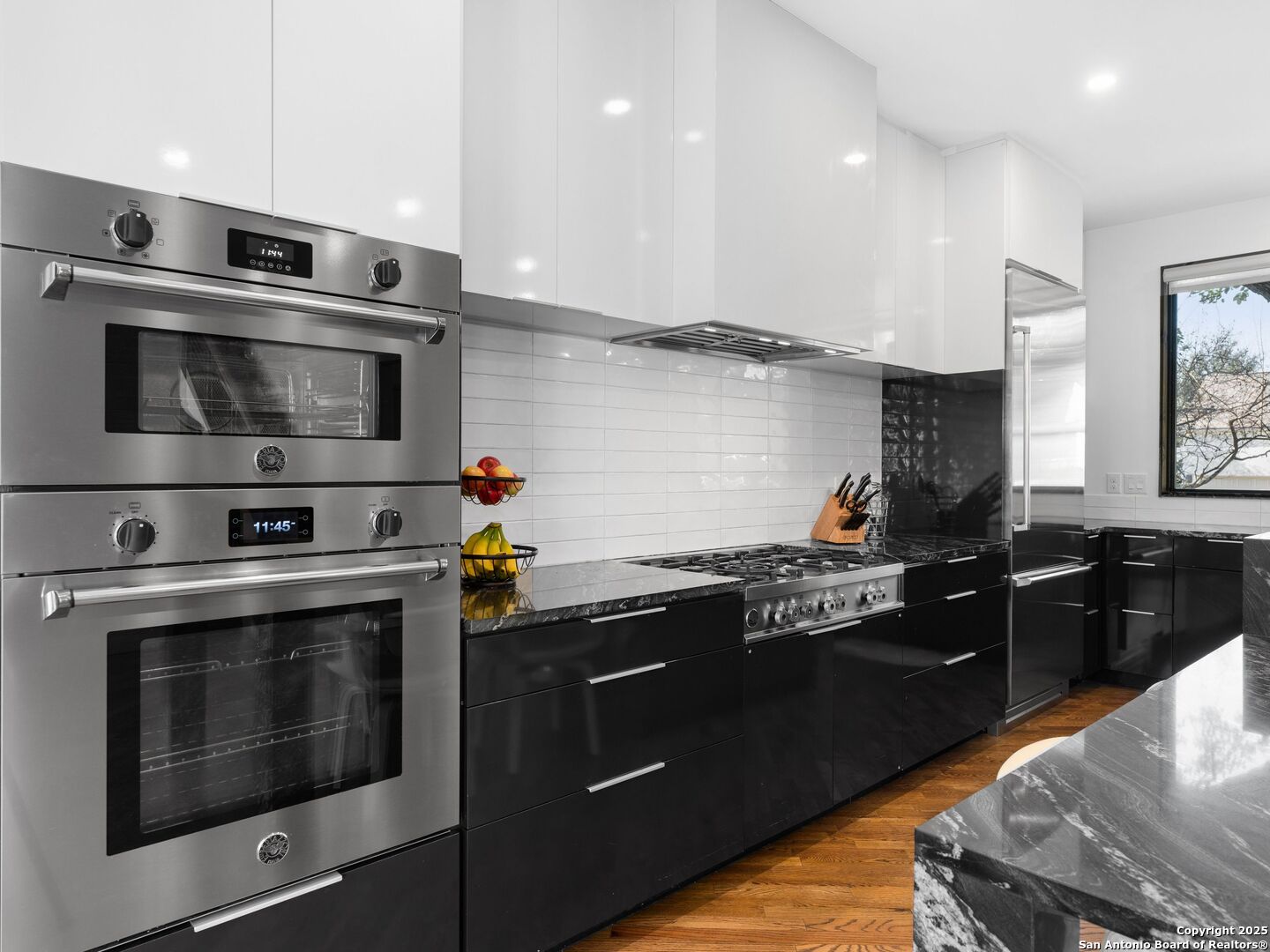 10 COURT CIR