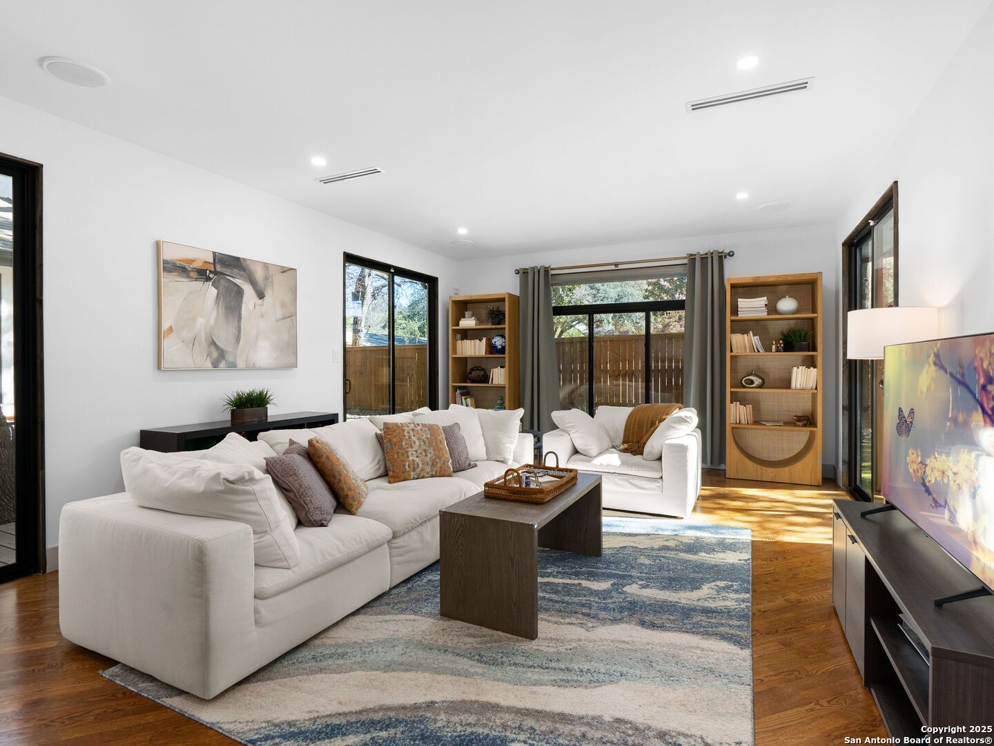 10 COURT CIR