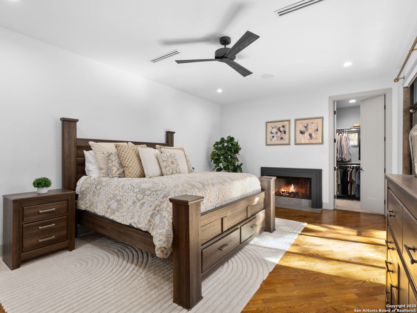 10 COURT CIR