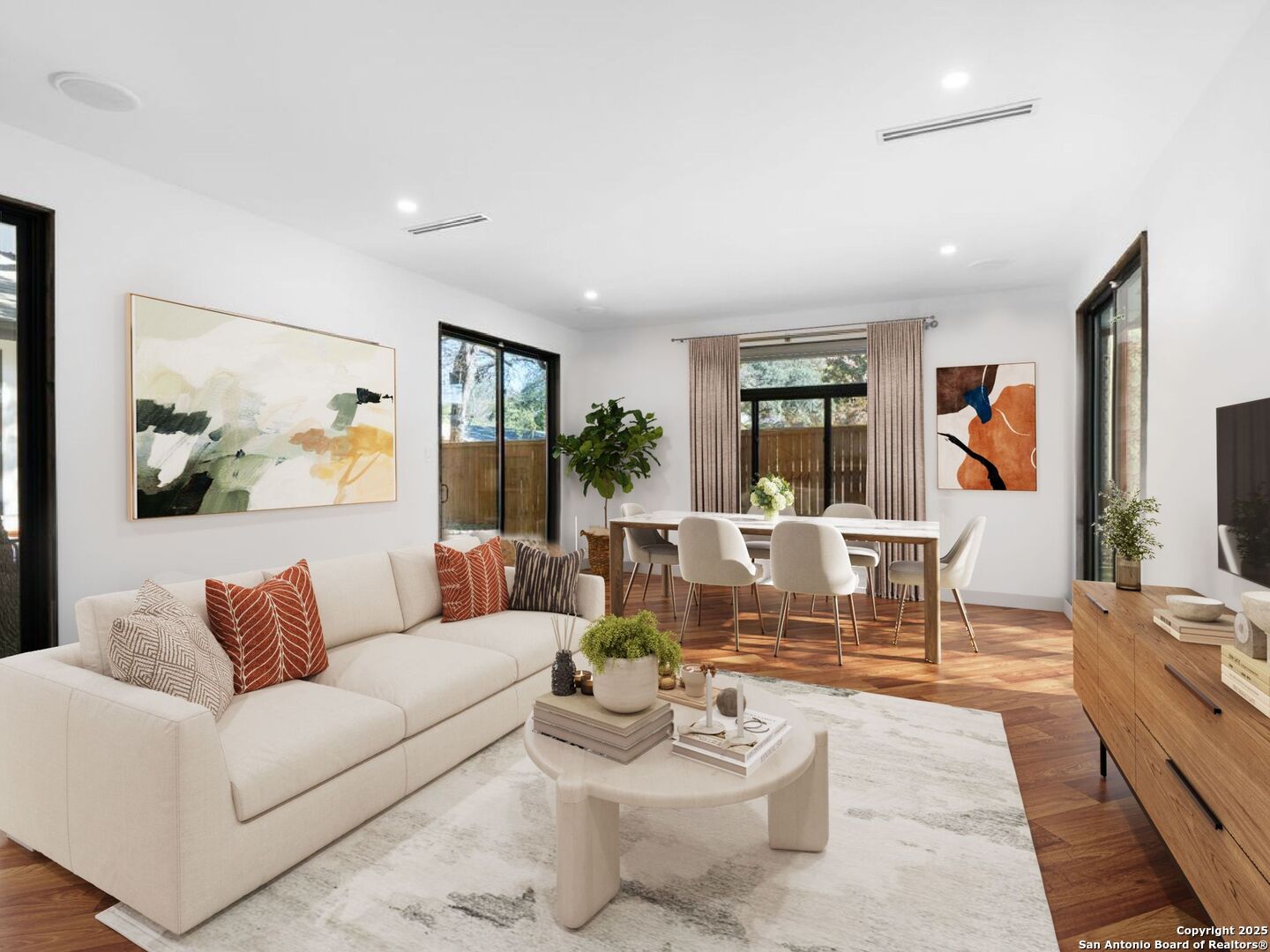 10 COURT CIR