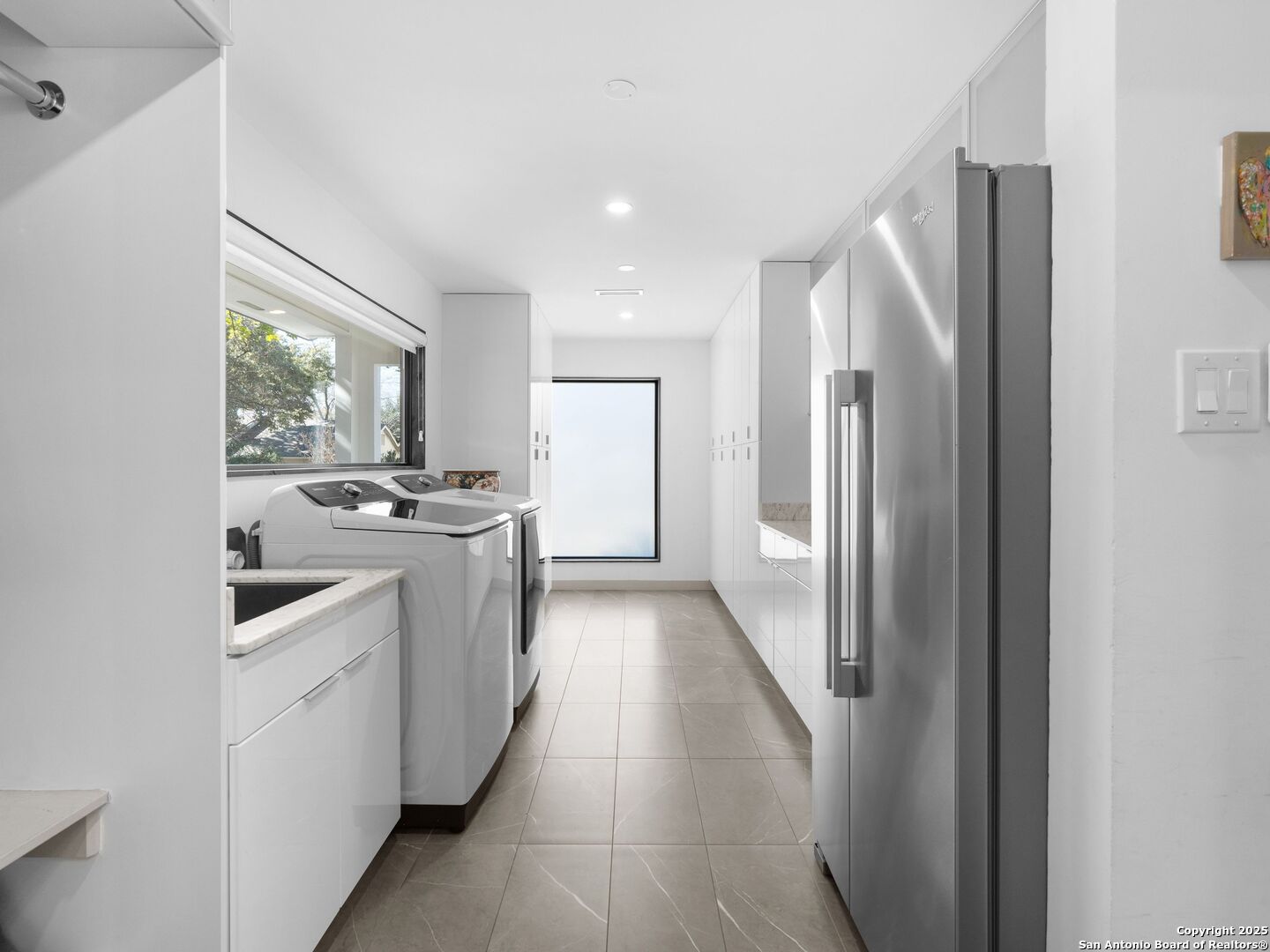 10 COURT CIR