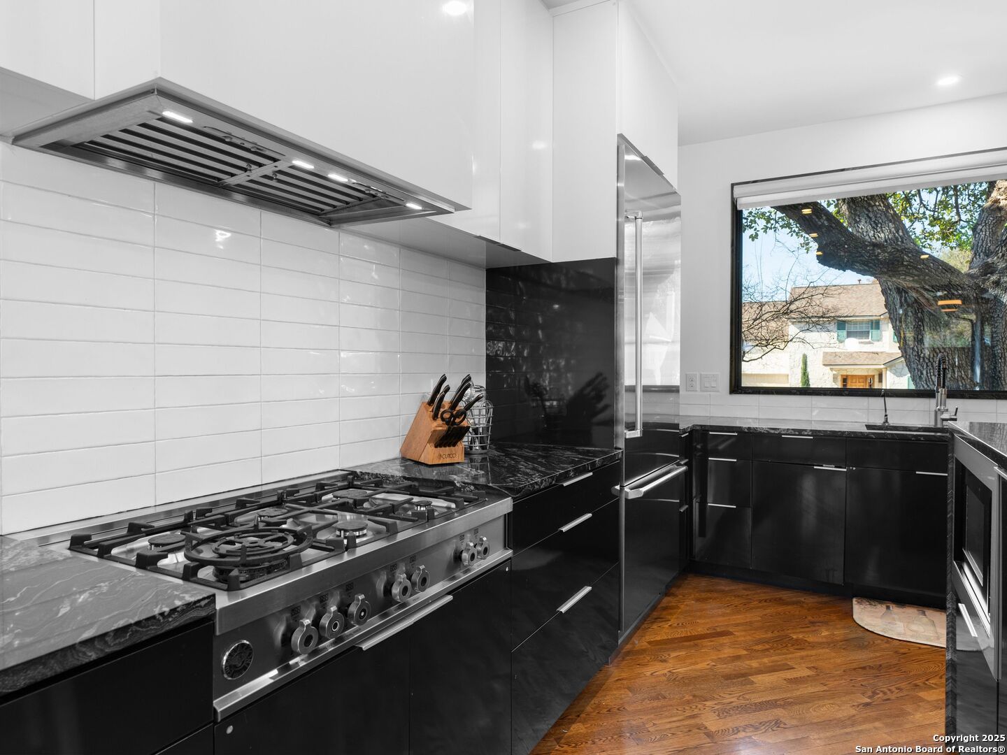 10 COURT CIR