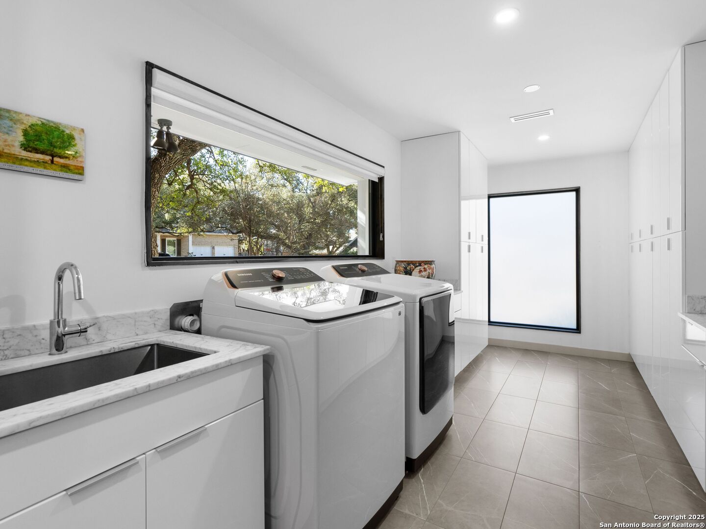 10 COURT CIR