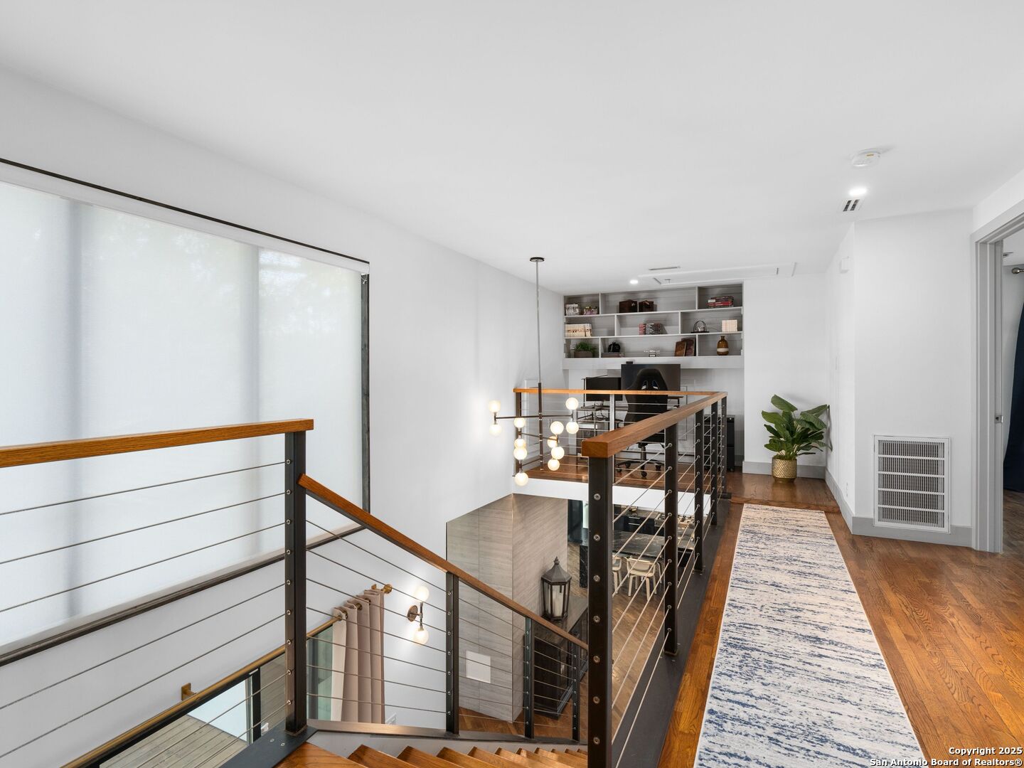 10 COURT CIR