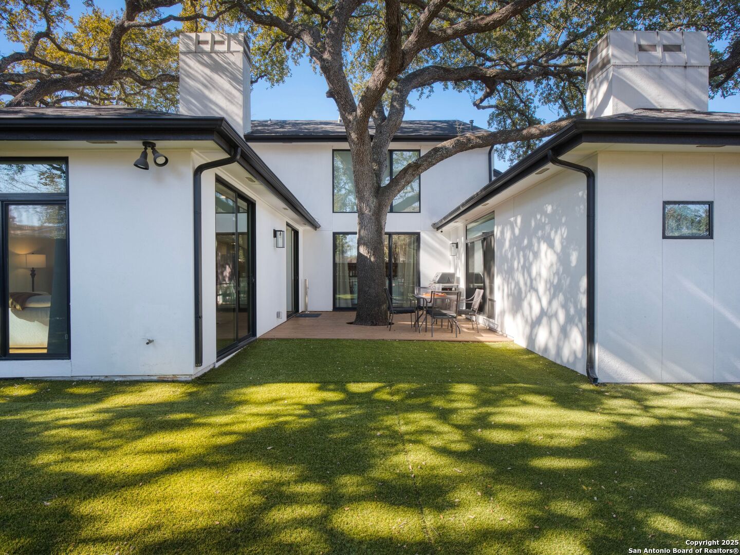 10 COURT CIR