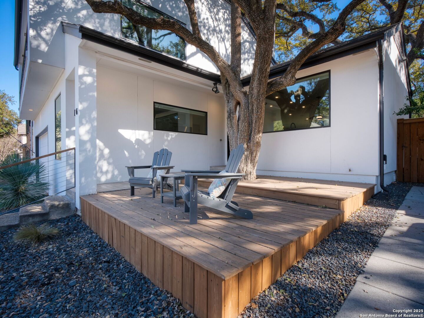 10 COURT CIR