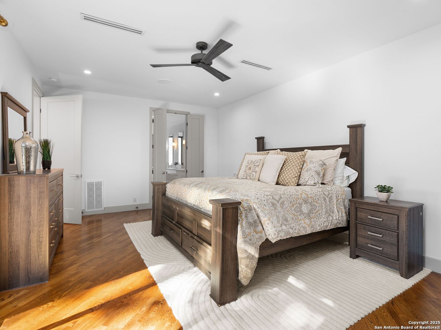 10 COURT CIR