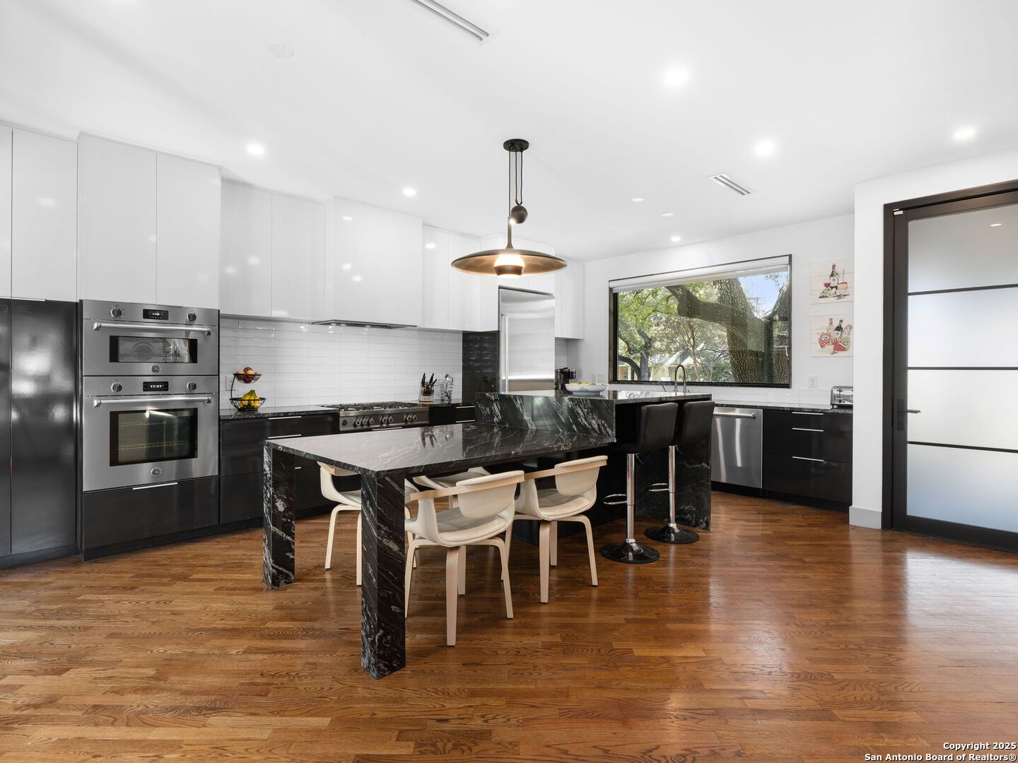 10 COURT CIR