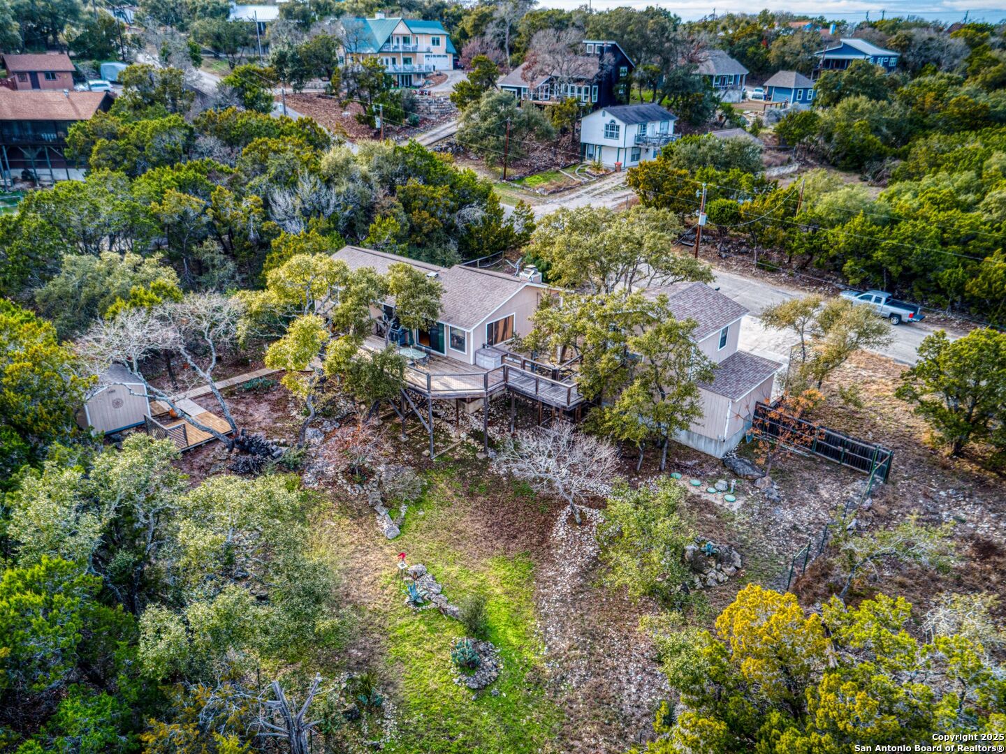 968 EASTVIEW DR