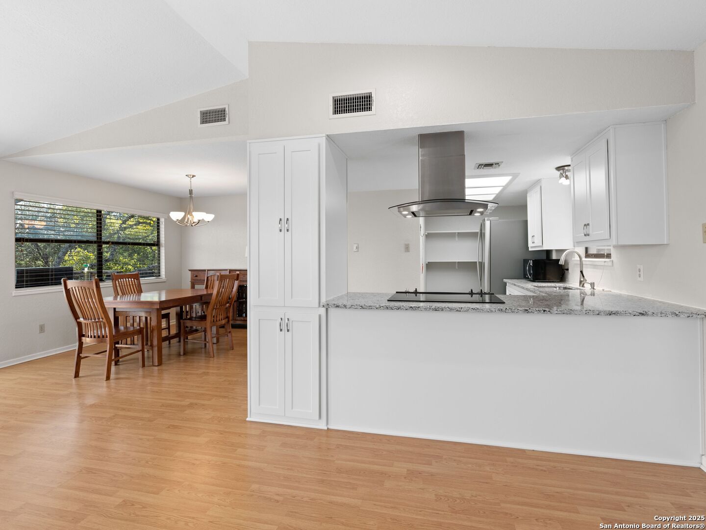 968 EASTVIEW DR
