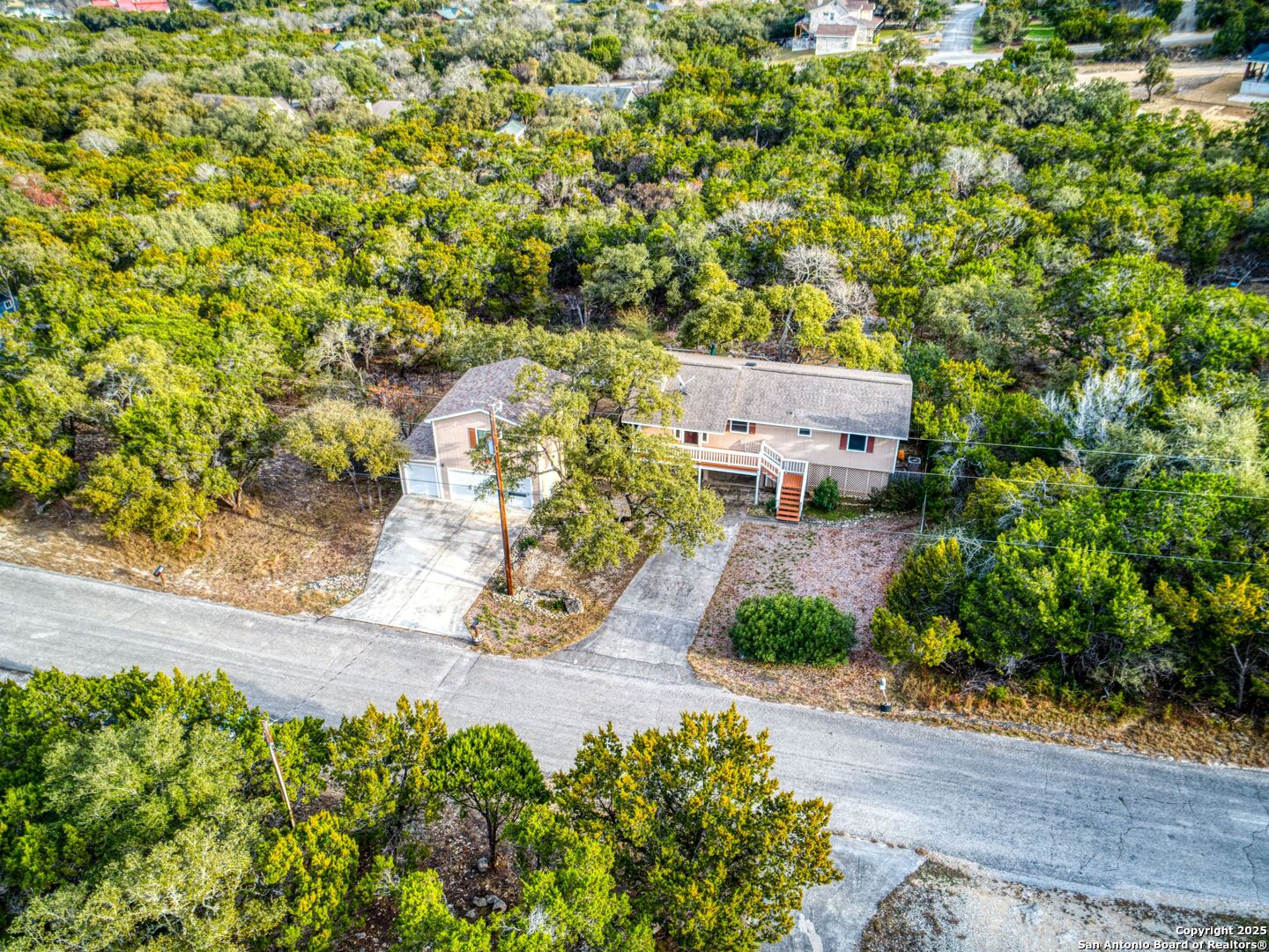 968 EASTVIEW DR