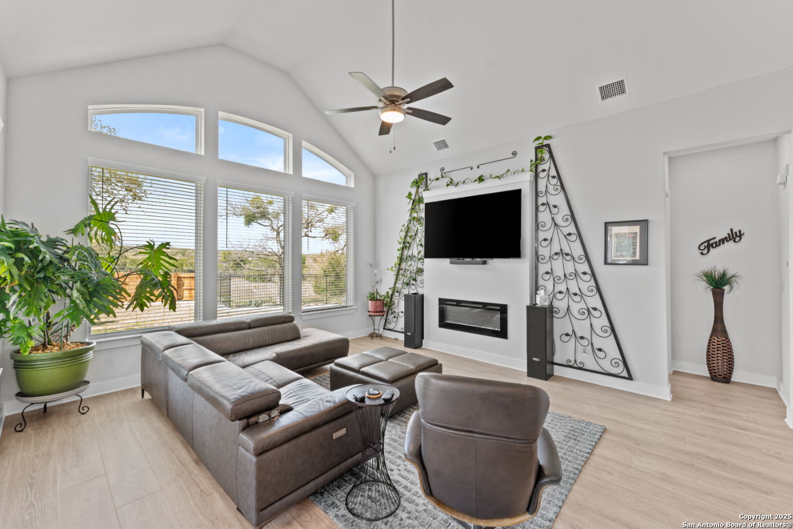 1411 Meyer Pkwy
