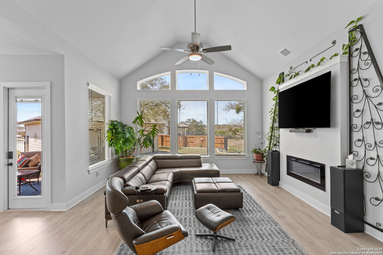 1411 Meyer Pkwy