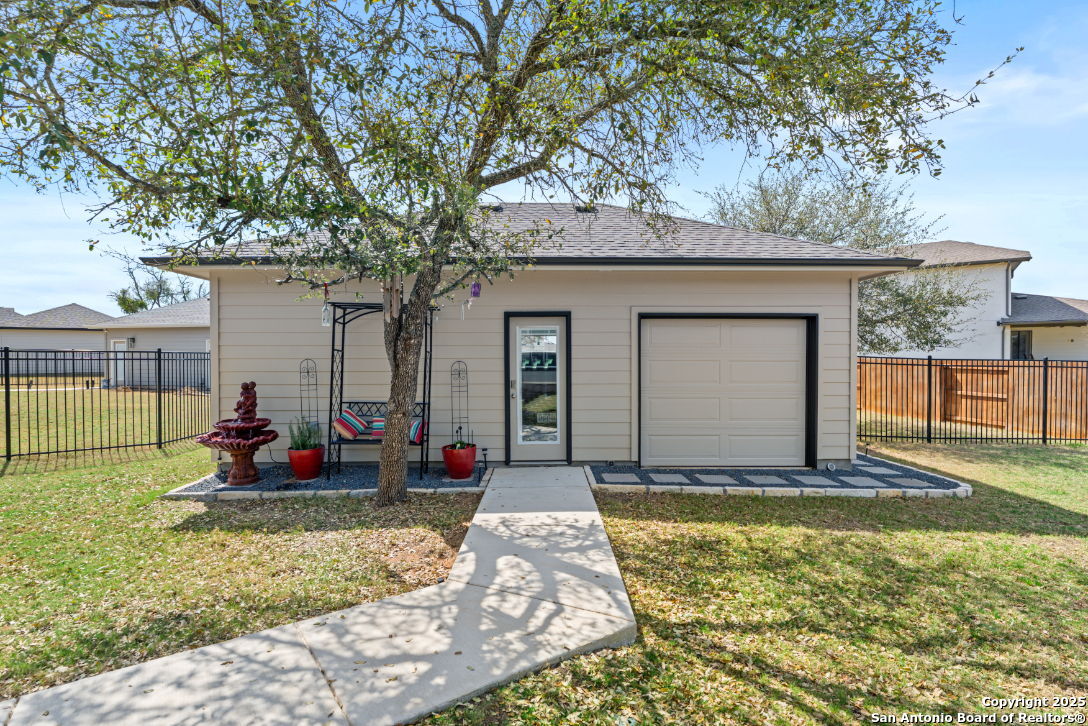 1411 Meyer Pkwy