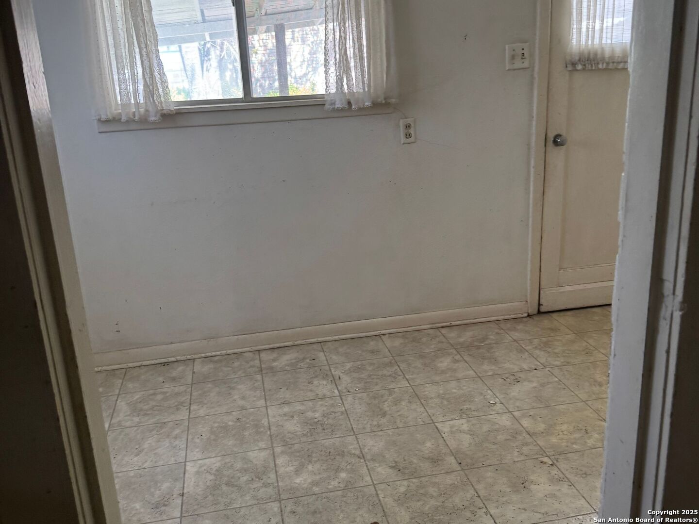 790 N Central