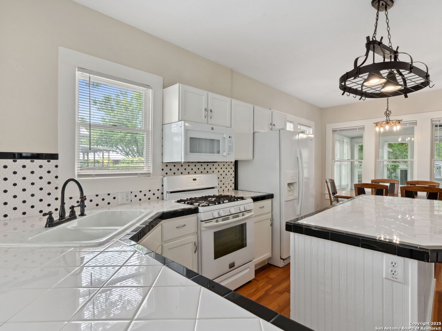 639 S Union