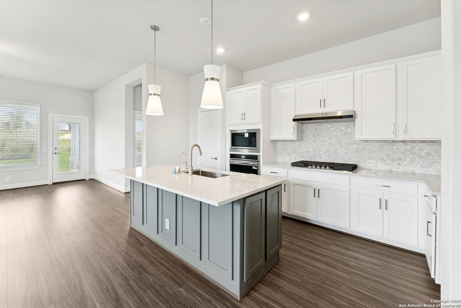 8219 Wellstone