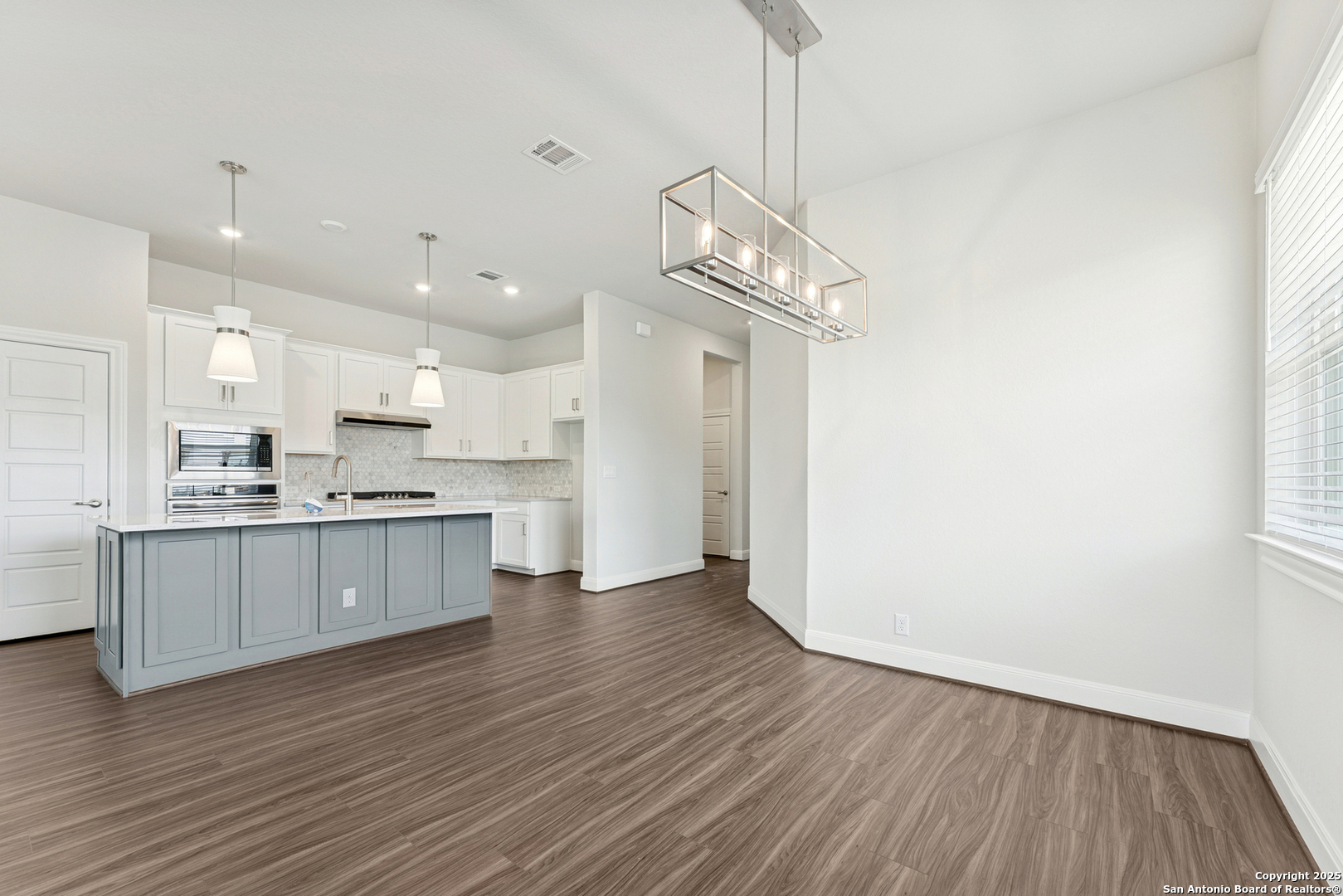 8219 Wellstone