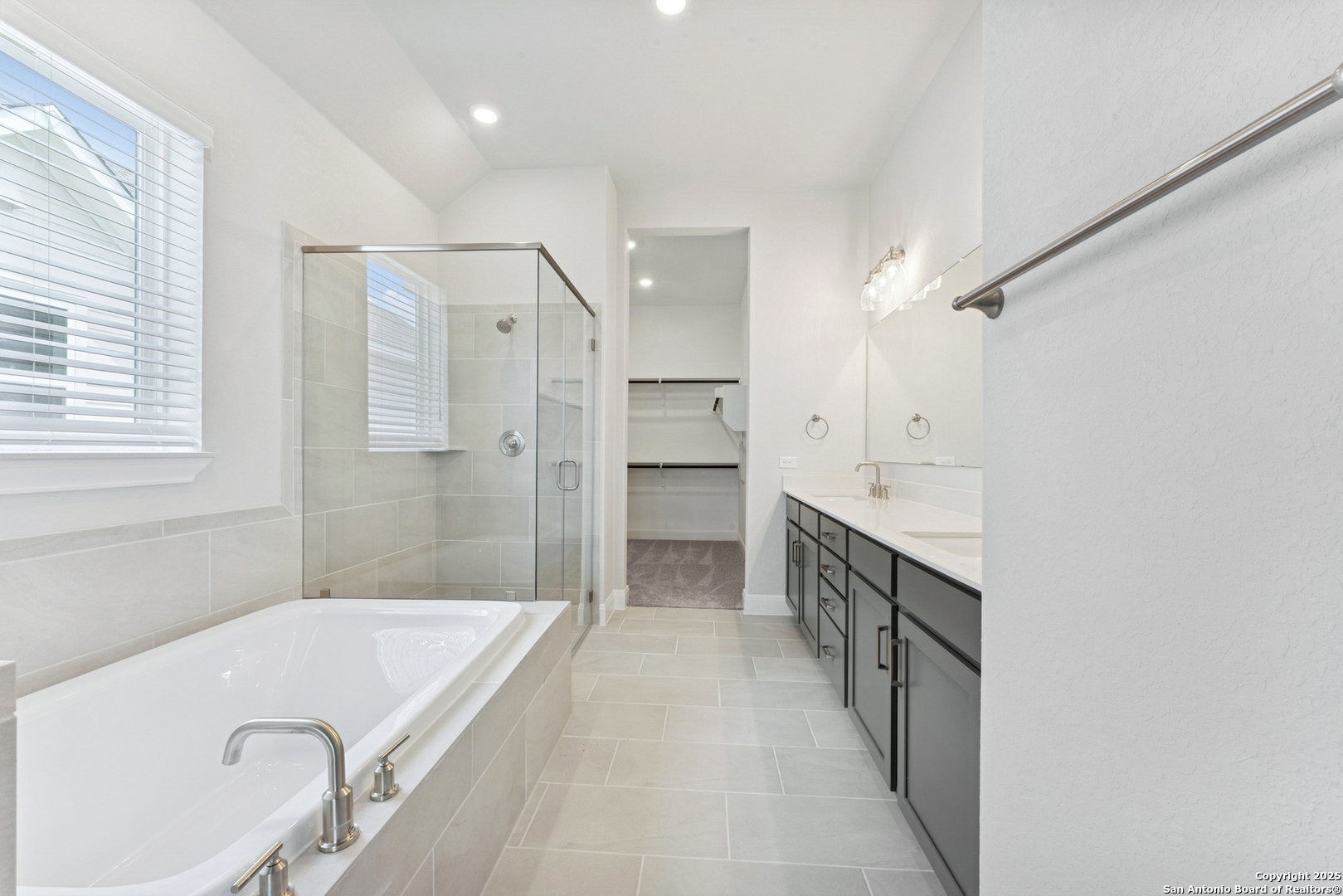 8219 Wellstone