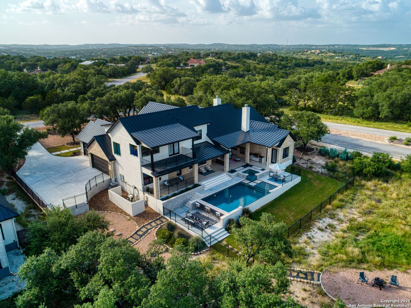207 River Bend