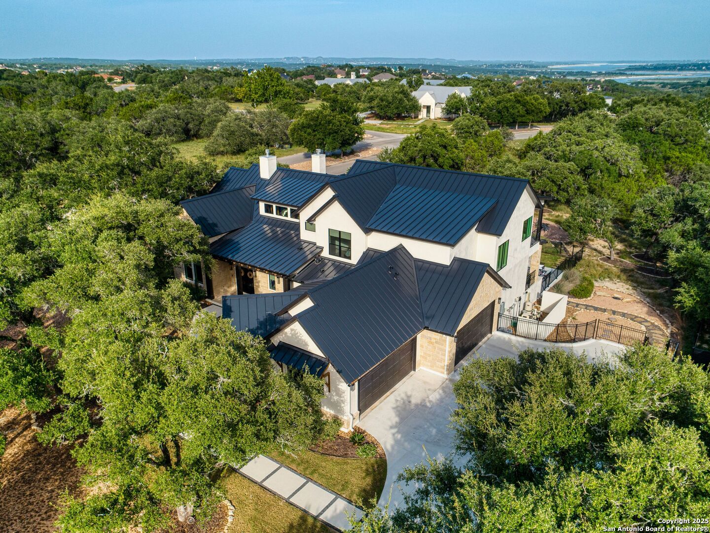 207 River Bend