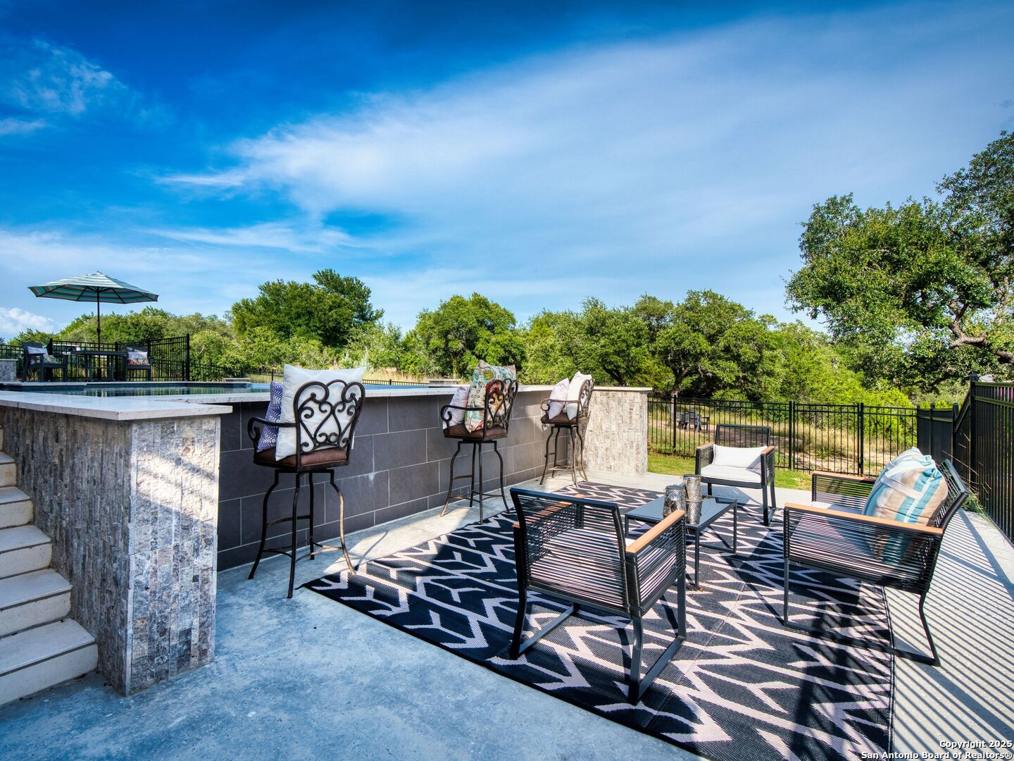 207 River Bend