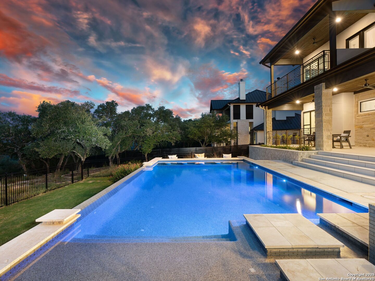 207 River Bend