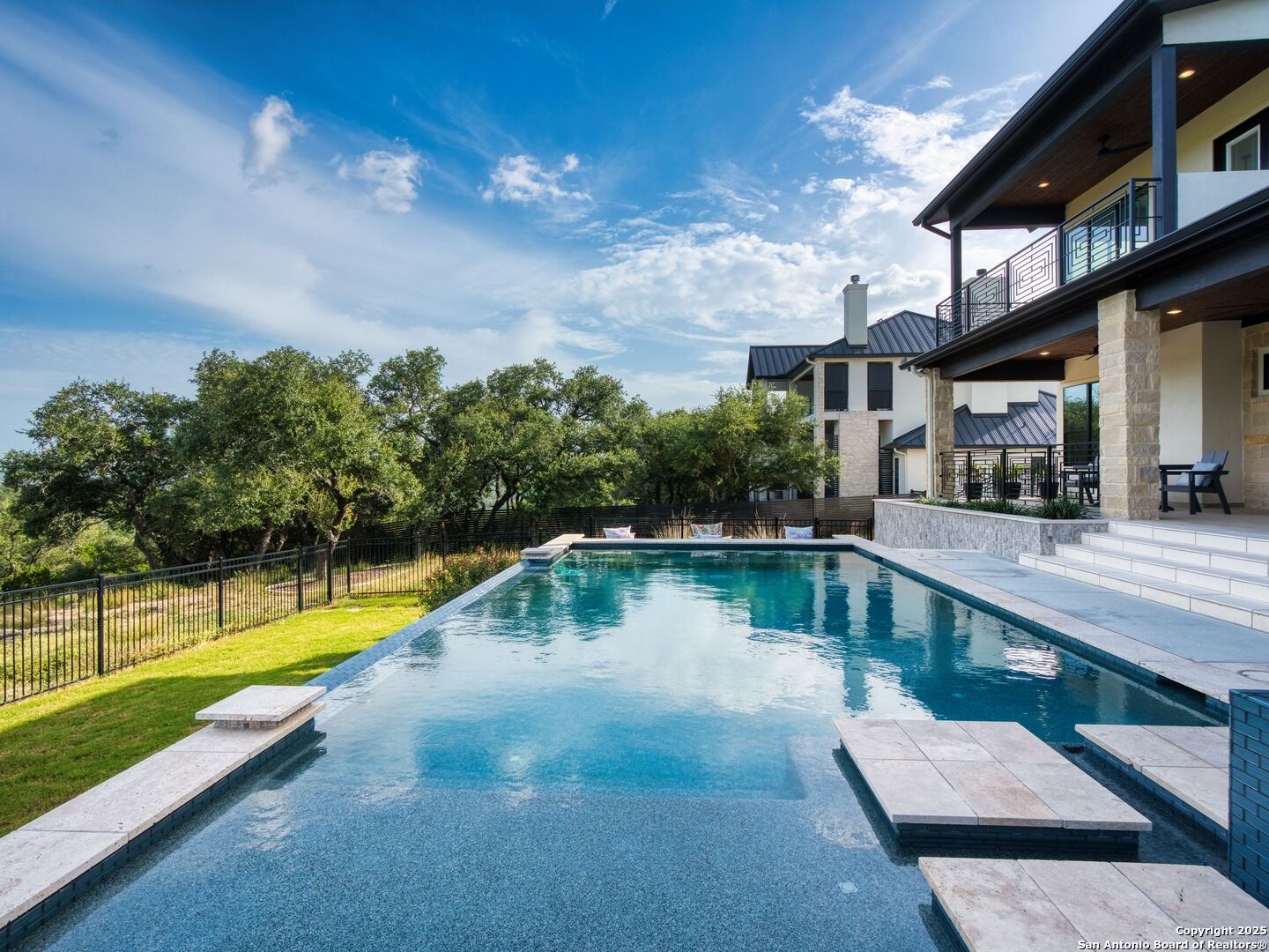 207 River Bend