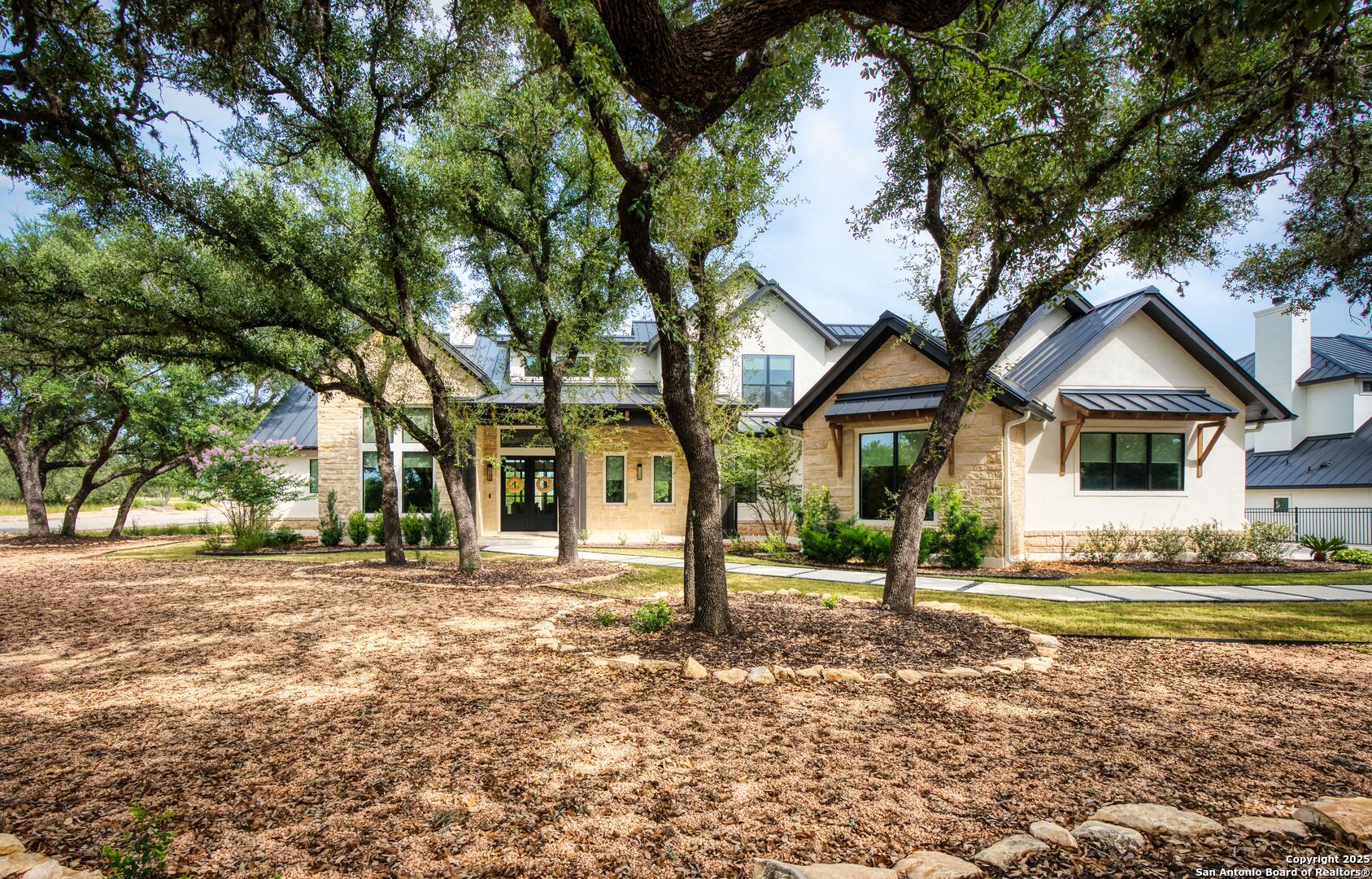 207 River Bend