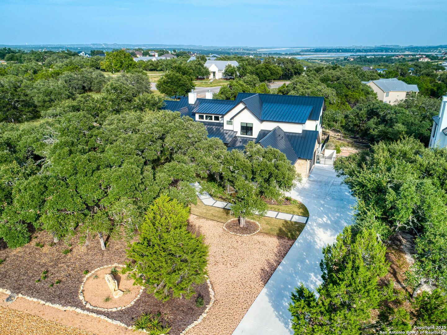 207 River Bend