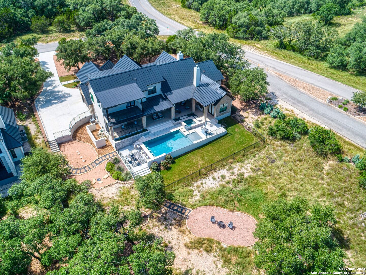 207 River Bend