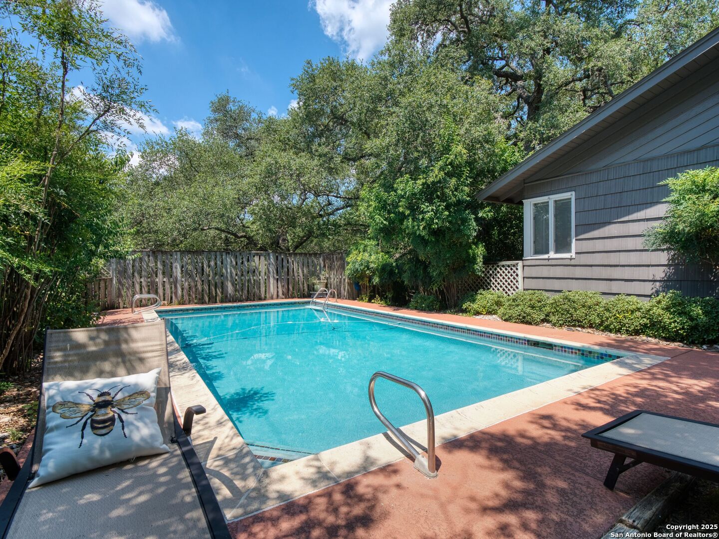 102 Alta Vista Dr