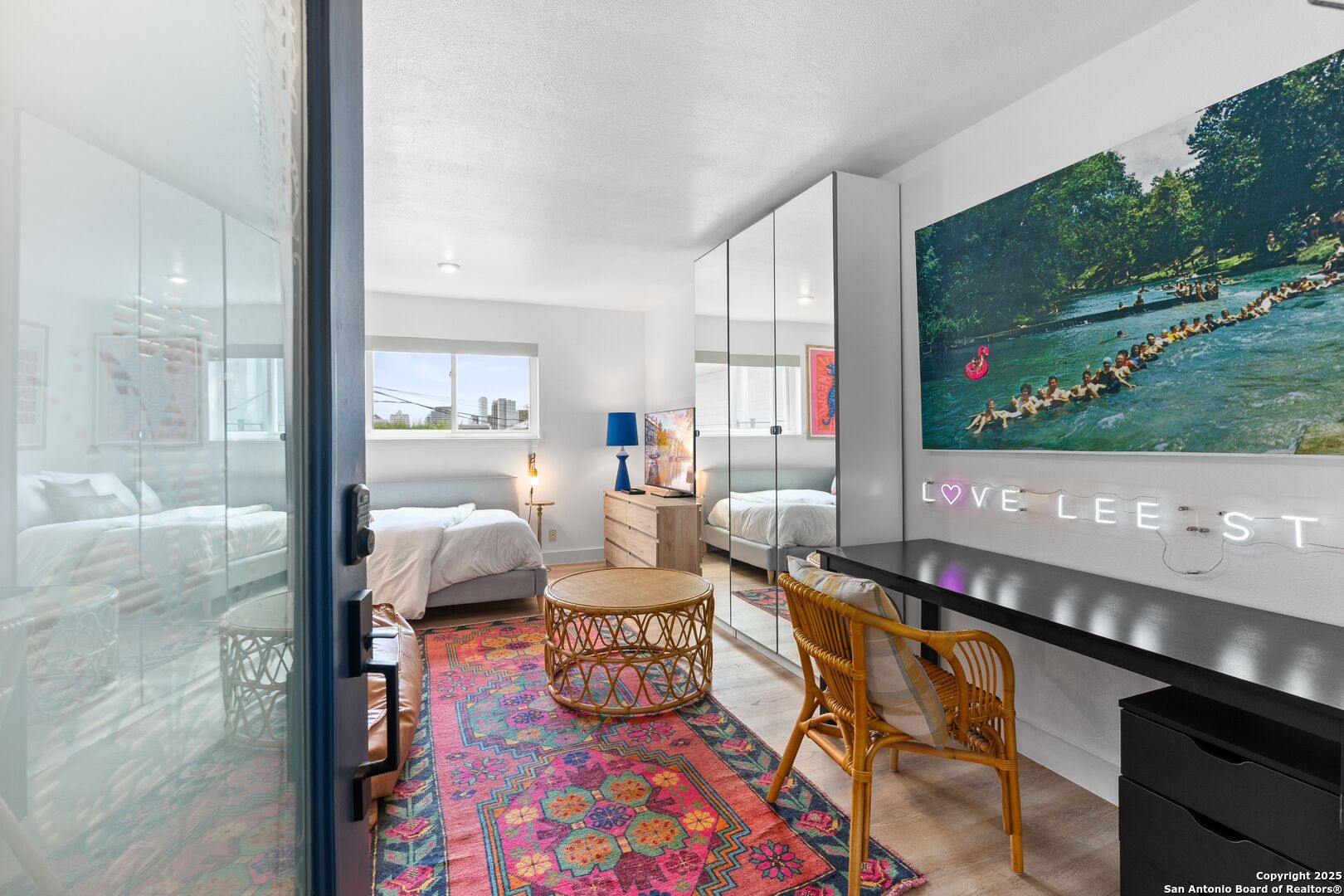 1111 W 10th Unit: APT 206