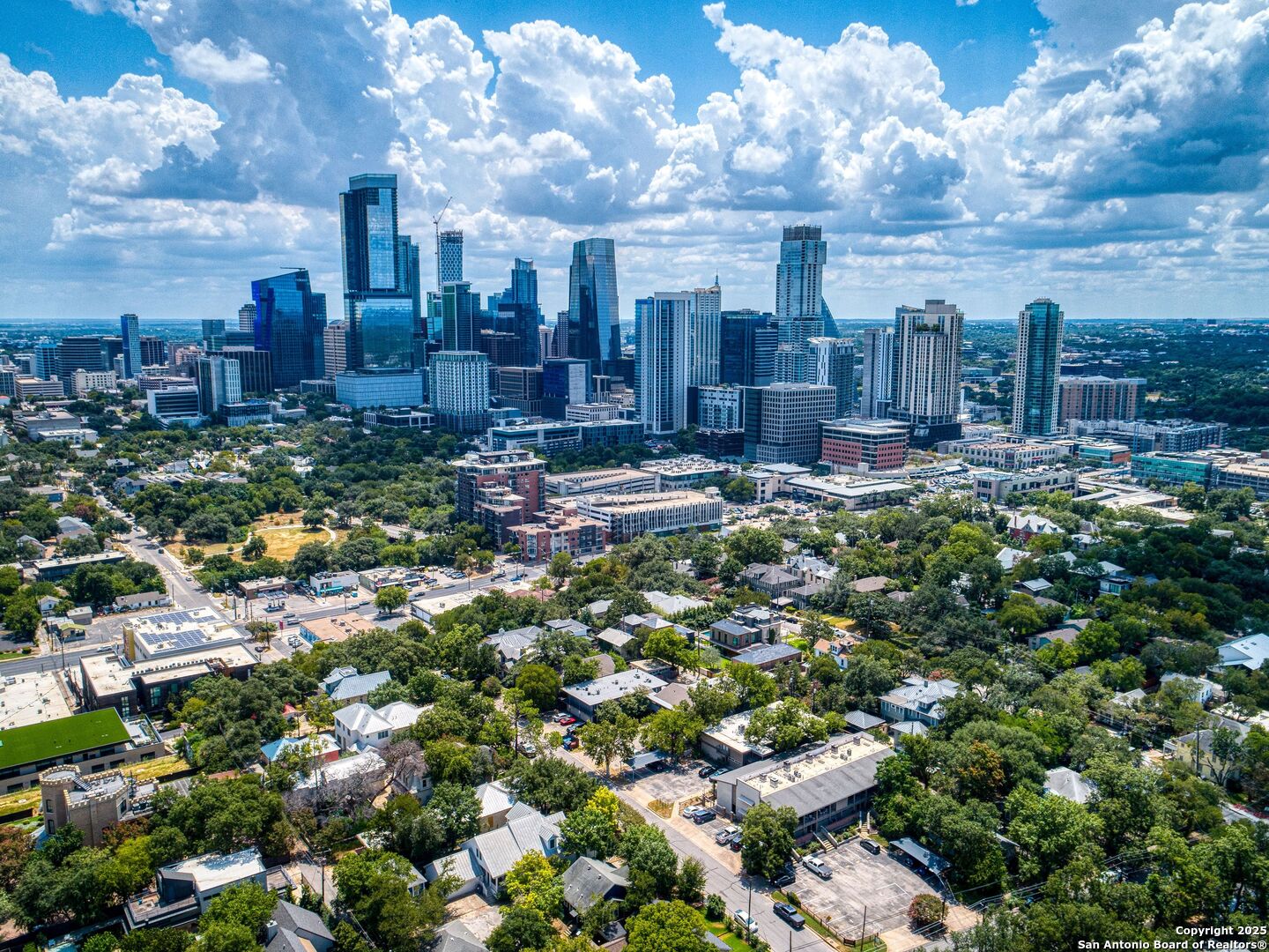 1111 W 10th Unit: APT 206